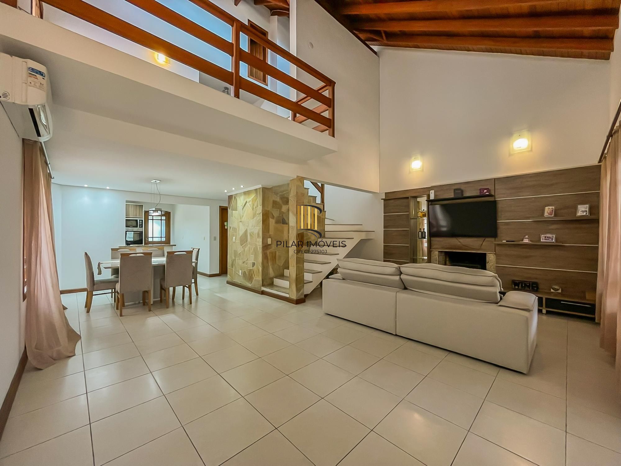 Casa 3 suítes com piscina em condomínio alto padrão na zona sul de Porto Alegre !