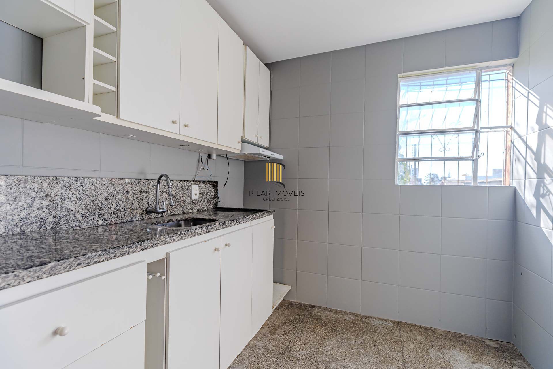 Apartamento com 2 dormitórios no Bairro Camaquã.