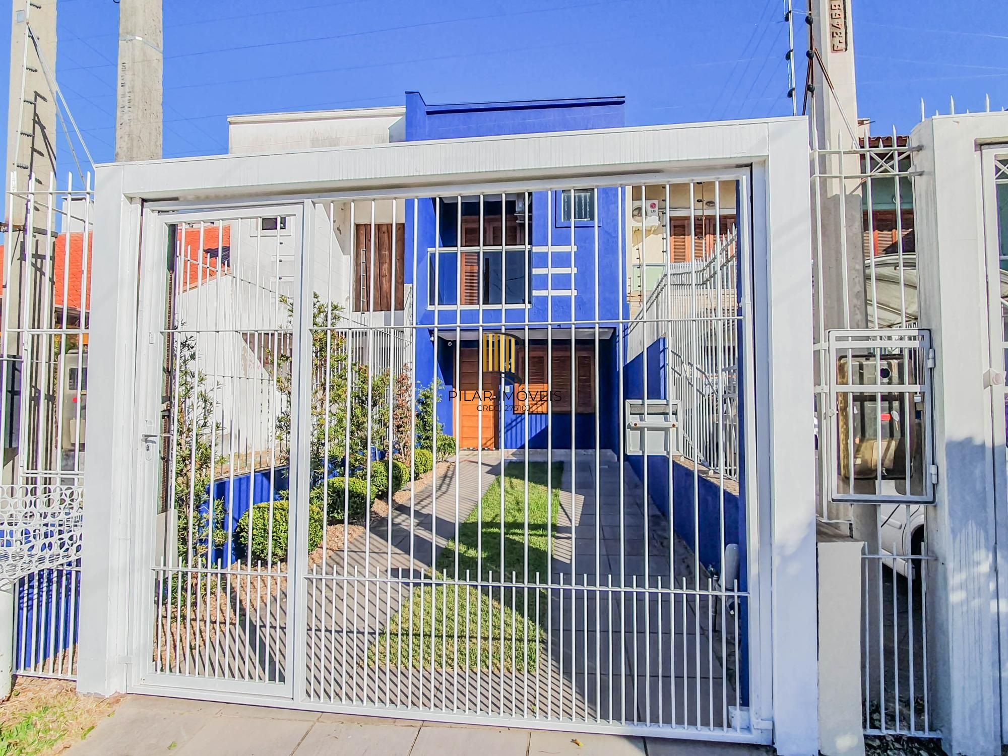 Sobrado 3 dormitórios com suíte totalmente mobiliado próximo a escola Cesi no bairro Hípica !