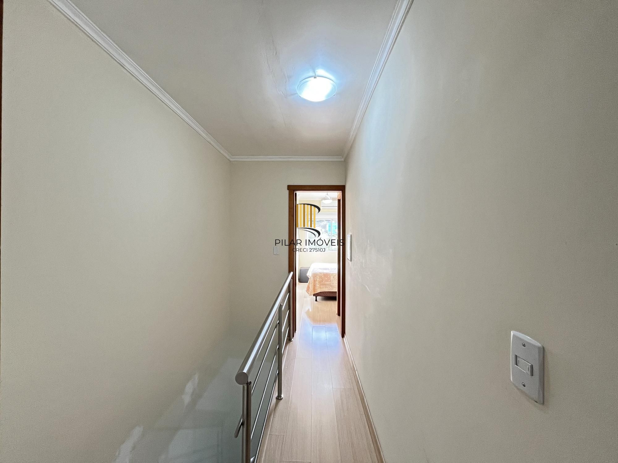 Casa 2 dormitórios no bairro Hípica