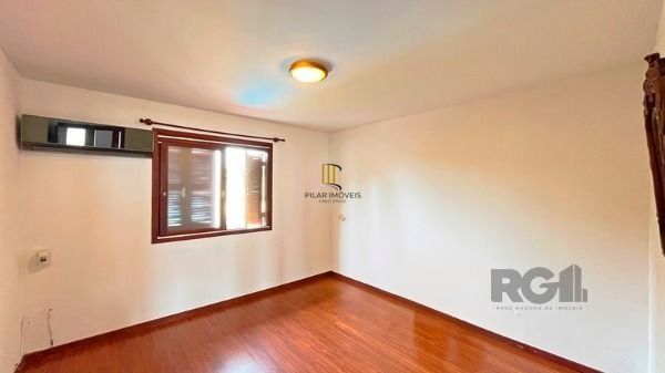 Casa para Venda - 235.64m², 3 dormitórios, sendo 1 suites, 3 vagas - Guarujá