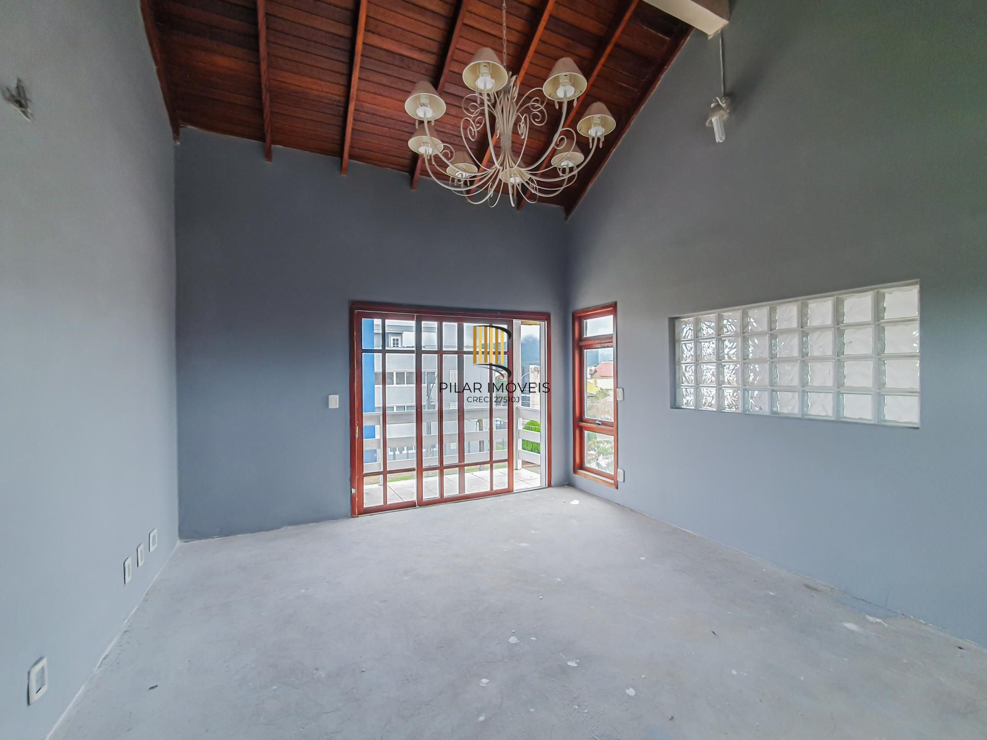 Casa com piscina para Venda - 189.91m², 3 dormitórios, sendo 1 suítes, 2 vagas - Hípica