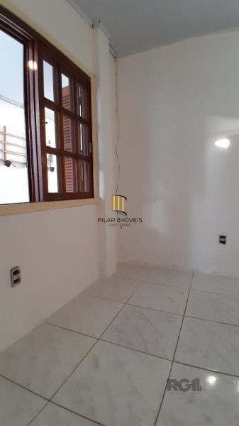 Casa em Porto Alegre, no bairro Restinga, com 2 dormitório(s), e 2 banheiros, à venda.