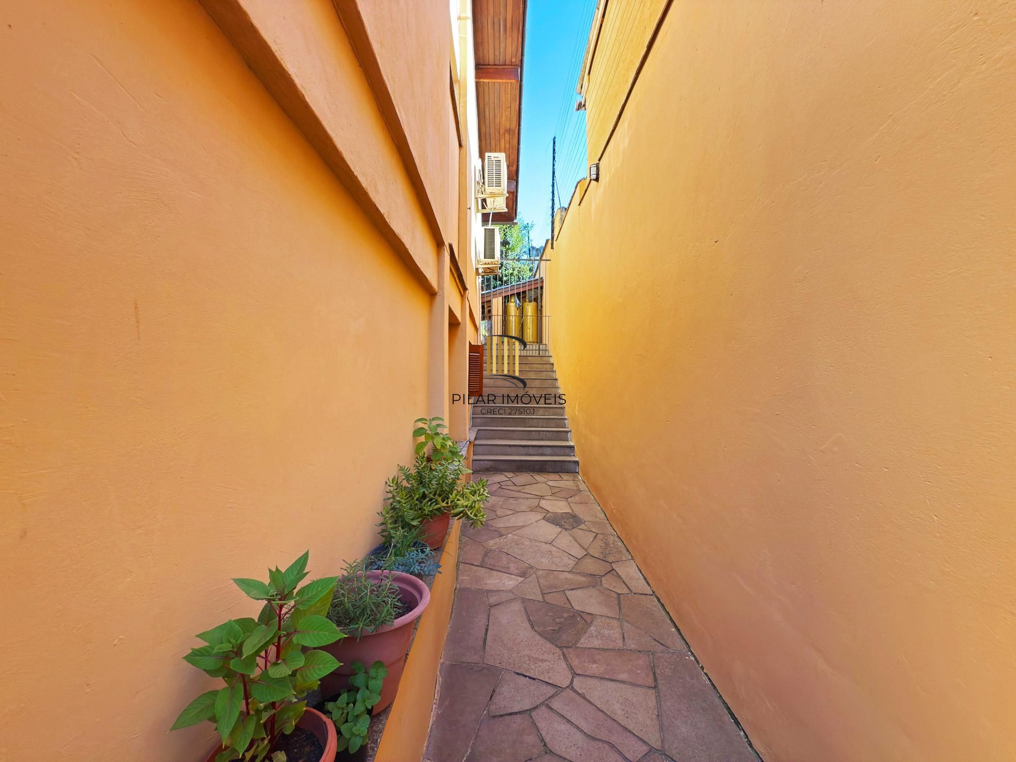 Casa 3 dormitórios no bairro Santa Tereza