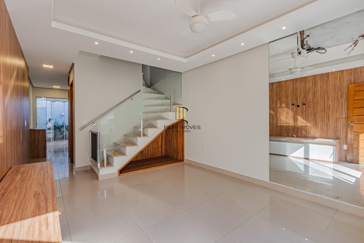 Sobrado 2 dormitórios com sótão em condomínio no bairro Hípica Urubatan zona sul de Porto Alegre !