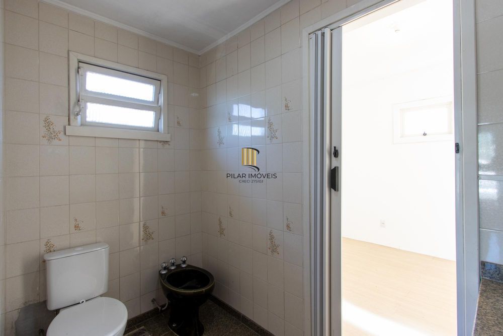 Casa 4 dormitórios no bairro Hípica