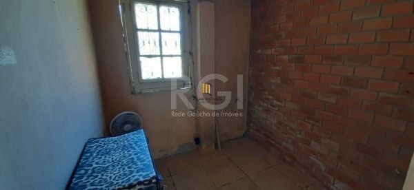 Sítio em Porto Alegre, no bairro São Caetano, com 5 dormitório(s), e 5 banheiros, à venda.