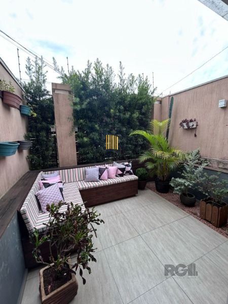 Casa de Condomínio 3 dormitórios no bairro Ipanema