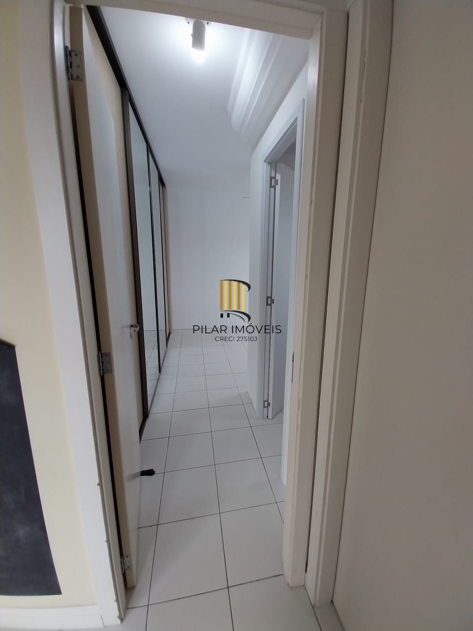 Apartamento com 2 dormitórios, 2 vagas, 65m2 coração do Menino Deus.