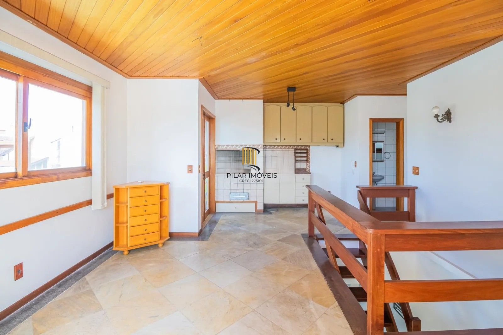 Belíssima cobertura duplex, com 262m2, 3 dormitórios e 2 vagas de garagem.