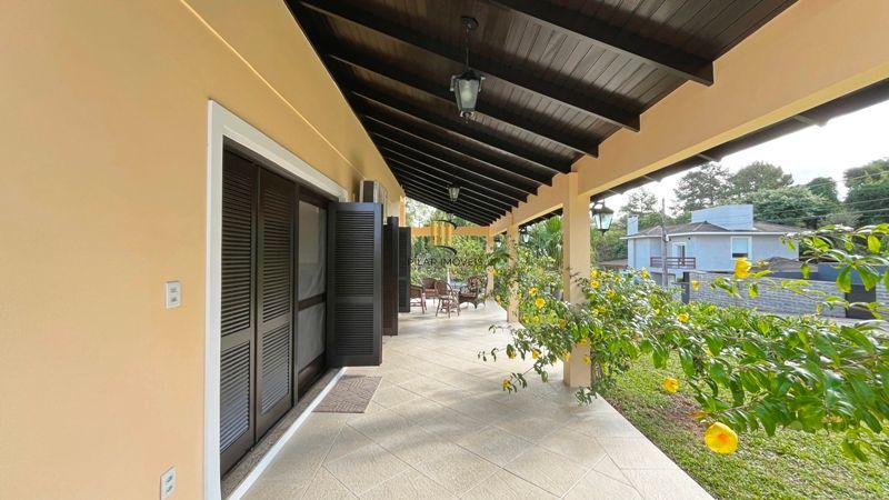 Altos do lago- 455 m² de área privativa, 3 d, 3 vagas , piscina , Linda e ampla casa em condomínio.