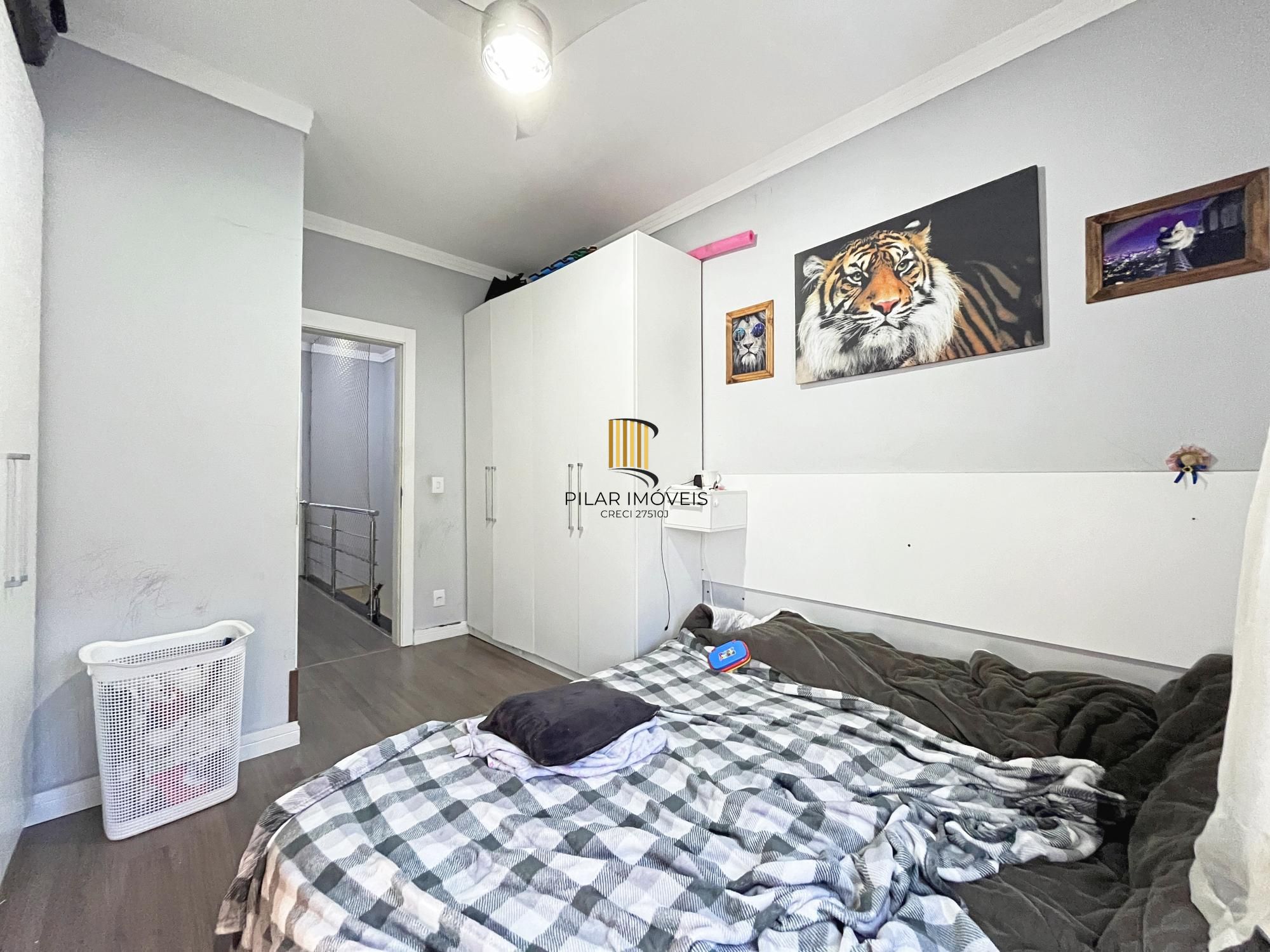 Casa 2 dormitórios no bairro Hípica