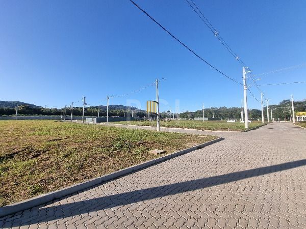 Terreno em Porto Alegre, no bairro Campo Novo, à venda.