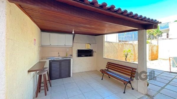 Apartamento em Porto Alegre, no bairro Praia de Belas, com 2 dormitório(s), e 2 banheiros, à venda.