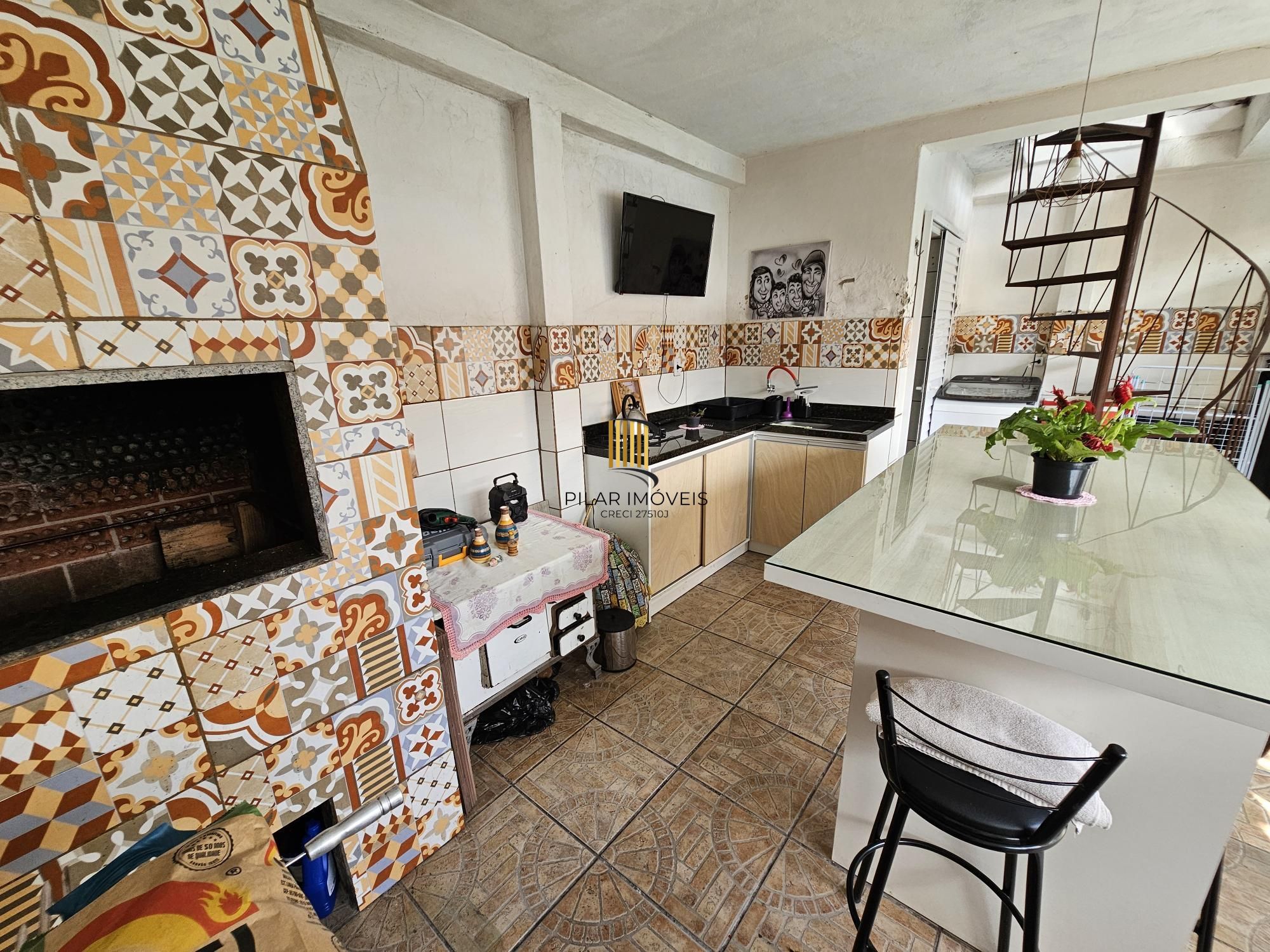 Casa com piscina e salão de festas na Rua Capitão Pedroso bairro Restinga zona sul de Porto Alegre !