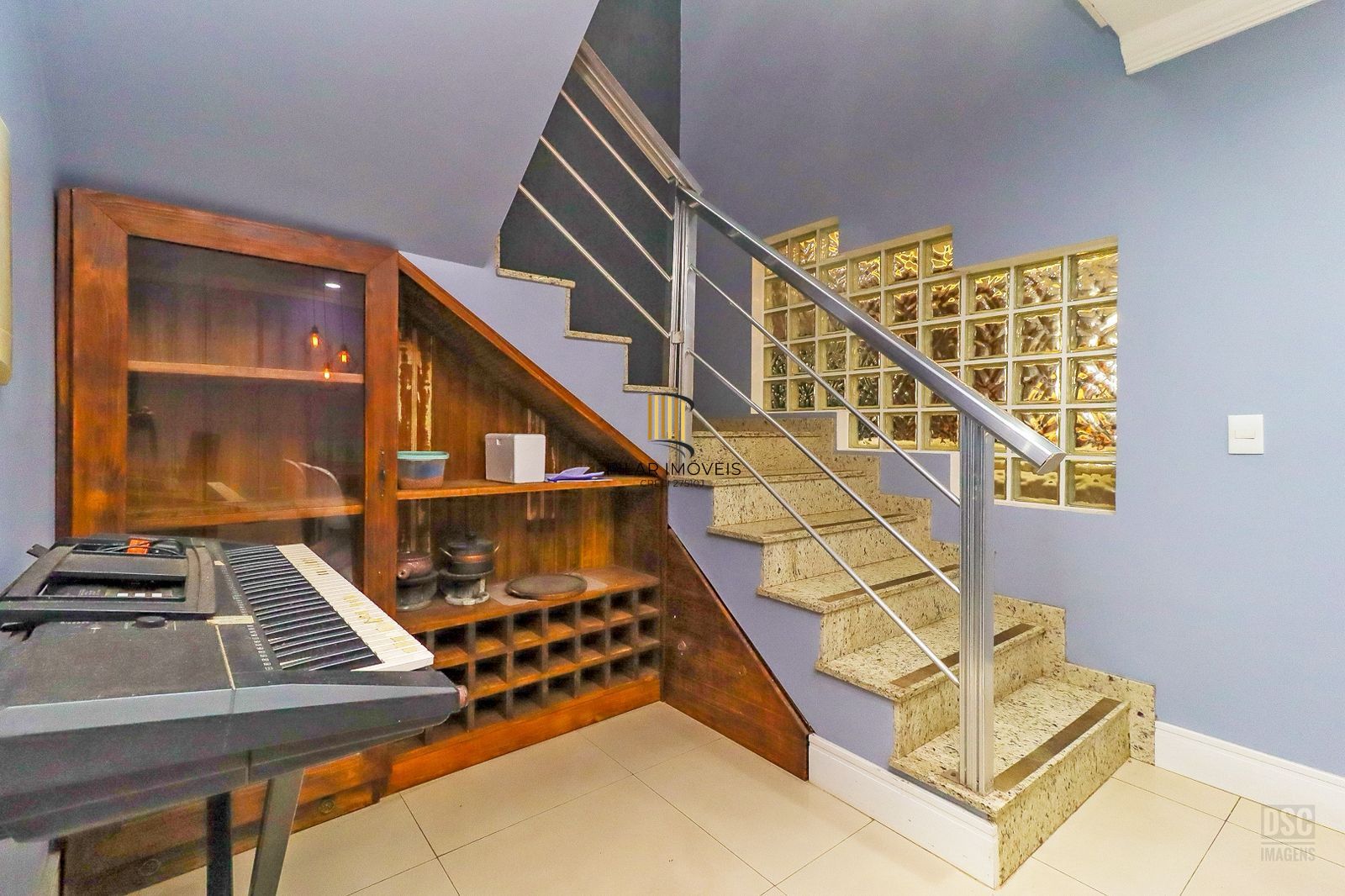Casa em Porto Alegre, no bairro Hípica, com 3 dormitório(s), à venda.