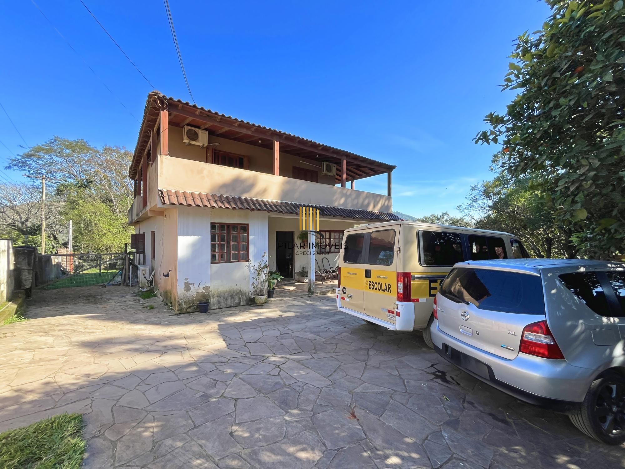 Casa 3 dormitórios no bairro Hípica