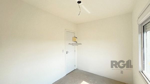 Casa Condominio em Porto Alegre, no bairro Nonoai, com 2 dormitório(s), e 2 banheiros, à venda.