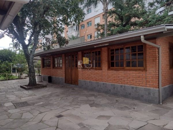 Apartamento em Porto Alegre, no bairro Tristeza, com 2 dormitório(s), e 2 banheiros, à venda.