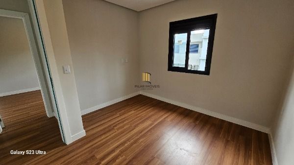 Casa em Porto Alegre, no bairro Hípica, com 3 dormitório(s), e 3 banheiros, à venda.