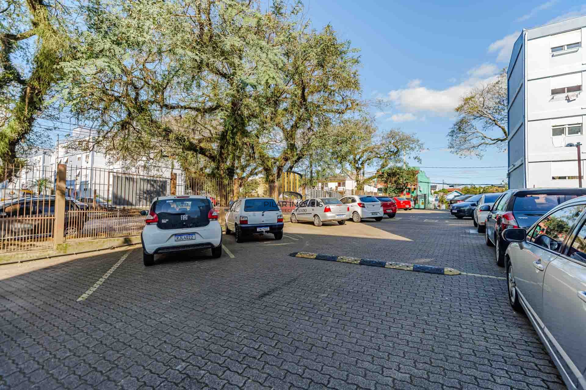 Apartamento com 2 dormitórios no Bairro Camaquã.