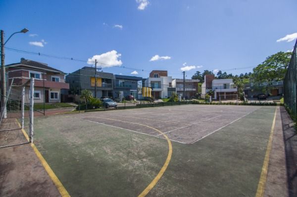 **Espetacular Casa de Condomínio com 3 suítes, Piscina com aquecimento**