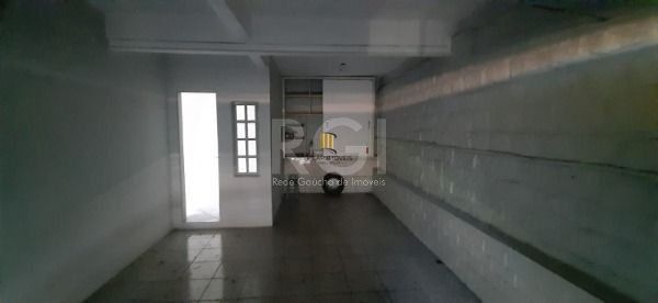 Sobrado para Venda - 246.69m², 3 dormitórios, sendo 1 suites, 2 vagas - Vila Nova