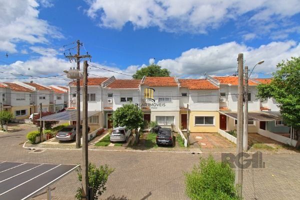 Casa 3 dormitórios no bairro Hípica