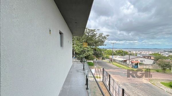 Casa Condominio em Porto Alegre, no bairro Tristeza, com 3 dormitório(s), e 3 banheiros, à venda.