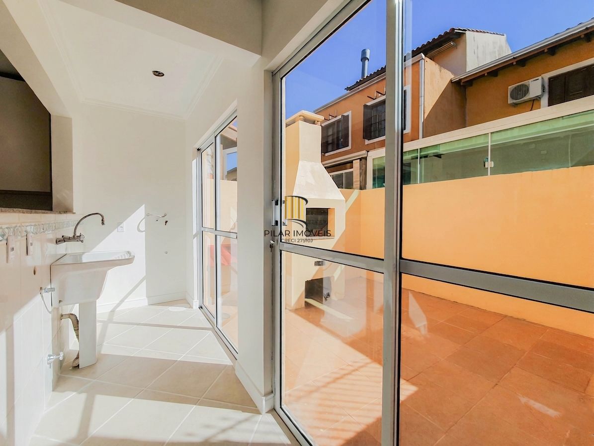 Casa de Condomínio 3 dormitórios no bairro Hípica