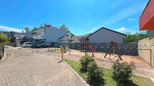 Casa Condominio em Porto Alegre, no bairro Hípica, com 3 dormitório(s), e 3 banheiros, à venda.