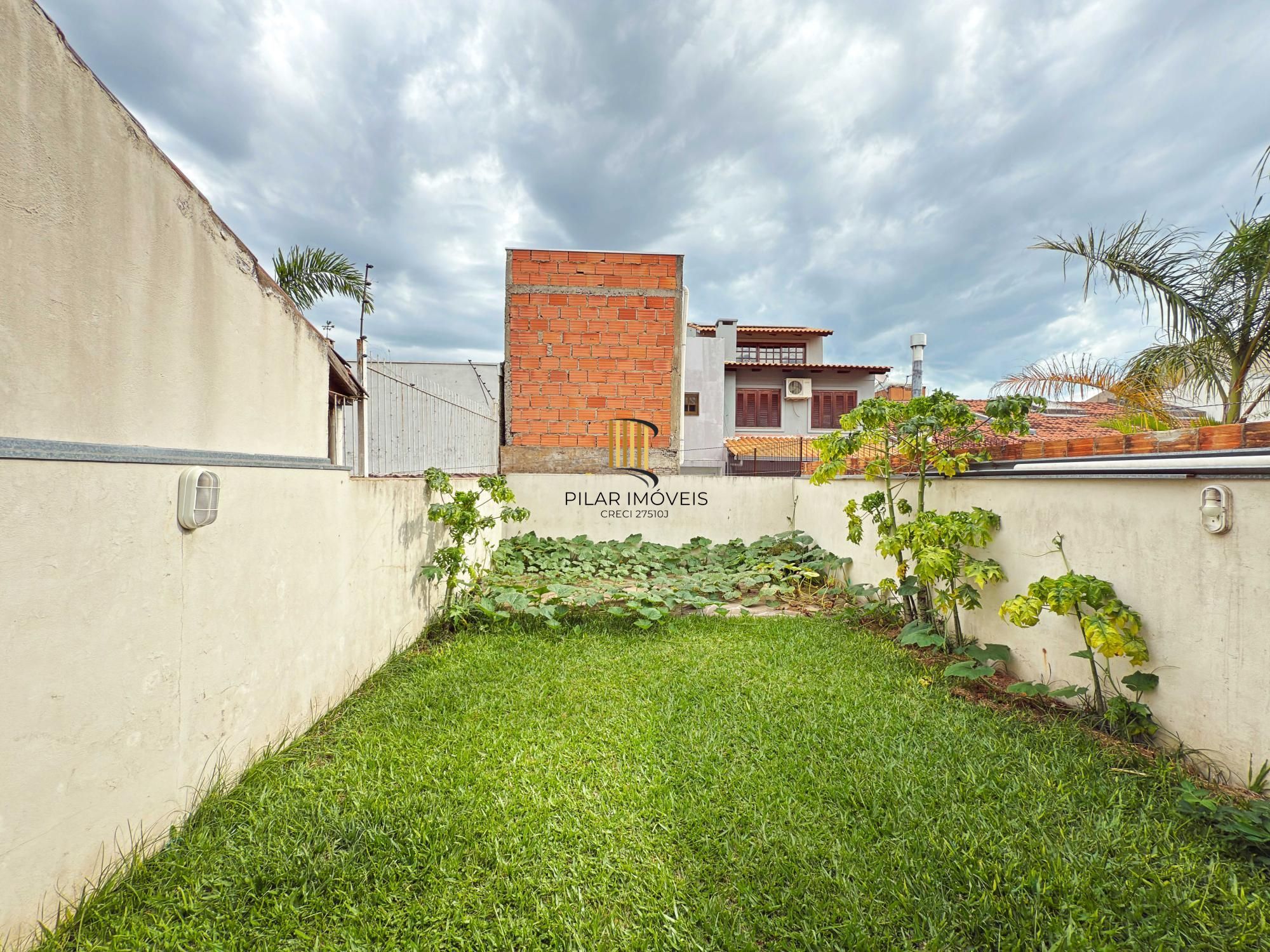 Sobrado 2 dormitórios no bairro Aberta dos Morros