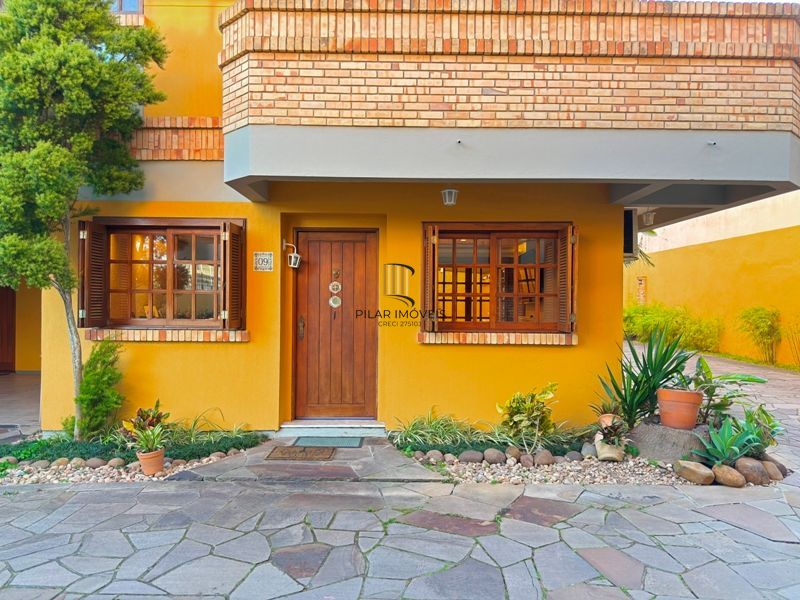 Casa Condominio com 3 dormitórios, sendo 1 suites, 2 vagas - Pedra Redonda