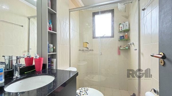 Apartamento em Porto Alegre, no bairro Medianeira, com 3 dormitório(s), e 3 banheiros, à venda.