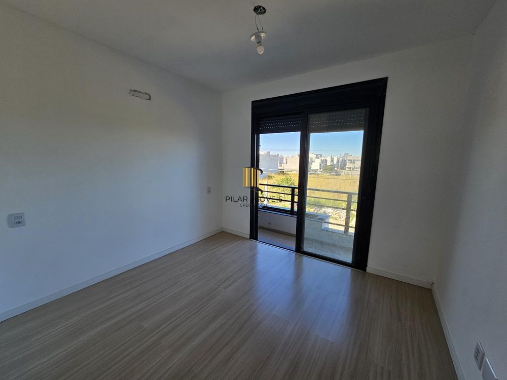 Casa 2 dormitórios no bairro Hípica