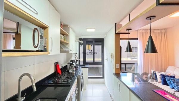 Apartamento em Porto Alegre, no bairro Cristal, com 2 dormitório(s), e 2 banheiros, à venda.