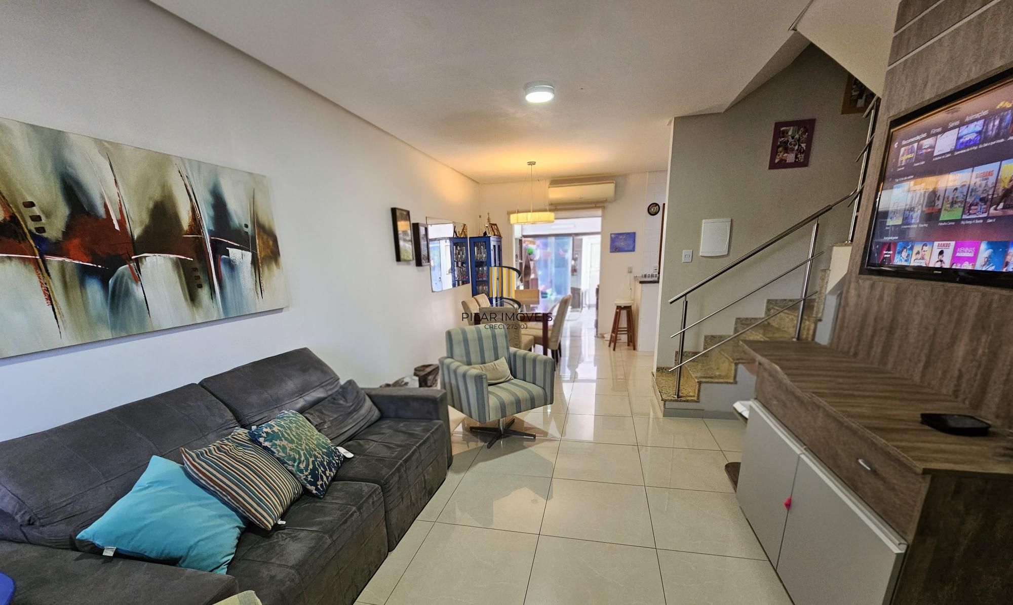 Casa 3 dormitórios com 180,00m² de área construída no Hipica Boulevard, próximo Escola Cesi e Desco Atacado !