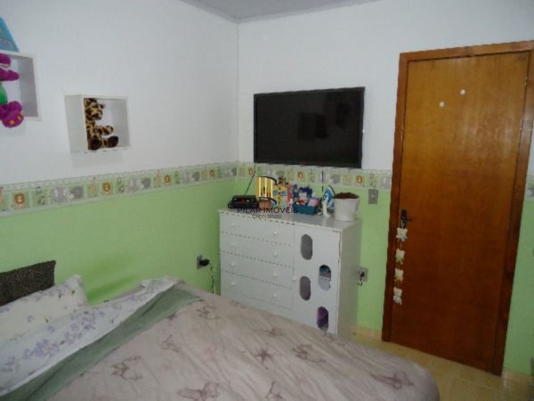 Casa para Venda - 220m², 3 dormitórios, sendo 1 suites, 2 vagas - Hípica