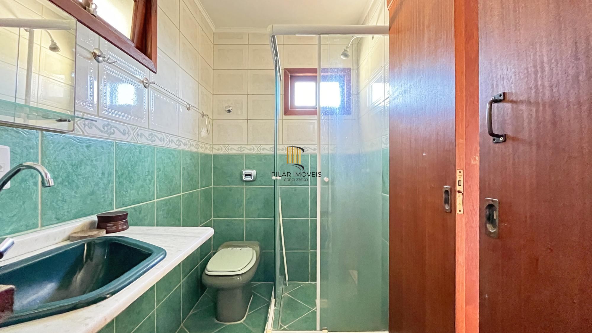 Casa 5 dormitórios no bairro Ipanema
