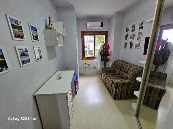 Casa Condominio em Porto Alegre, no bairro Ipanema, com 3 dormitório(s), e 3 banheiros, à venda.