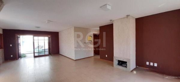 Casa para Venda - 239m², 5 dormitórios, sendo 1 suites, 4 vagas - Hípica