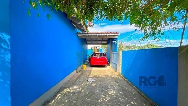 Casa em Porto Alegre, no bairro Ipanema, com 3 dormitório(s), à venda.