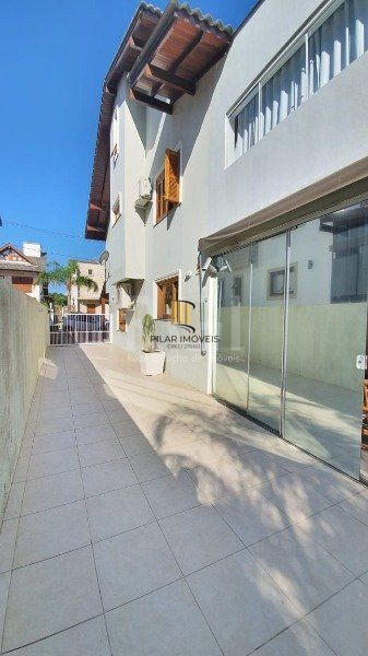 Casa Condominio para Venda - 221m², 3 dormitórios, sendo 1 suites, 3 vagas - Hípica