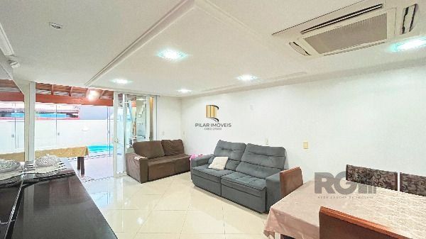 Casa em Porto Alegre, no bairro Hípica, com 3 dormitório(s), e 3 banheiros, à venda.