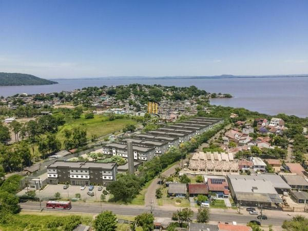 Apartamento em Porto Alegre, no bairro Guarujá, com 2 dormitório(s), e 2 banheiros, à venda.
