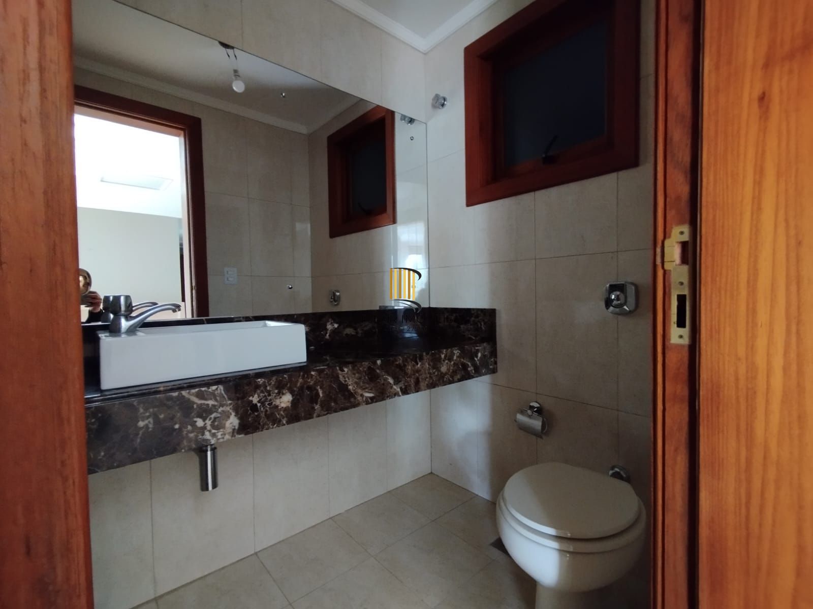Apartamento com 3 dormitórios á venda no Bairro Tristeza.