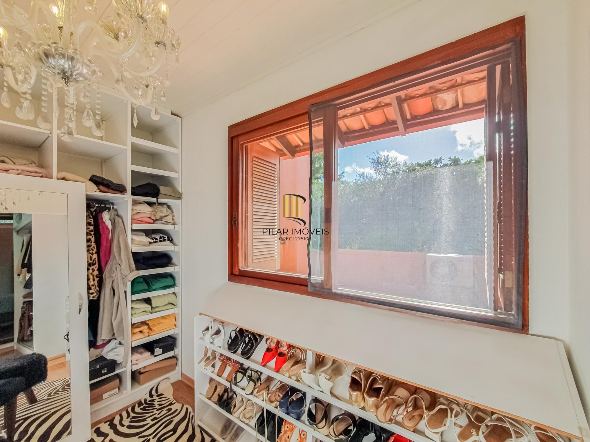 Casa em condomínio mobiliada, 3 dormitórios