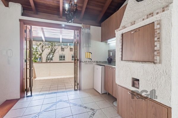 Casa Condominio em Porto Alegre, no bairro Vila Conceição, com 3 dormitório(s), e 3 banheiros, à venda.