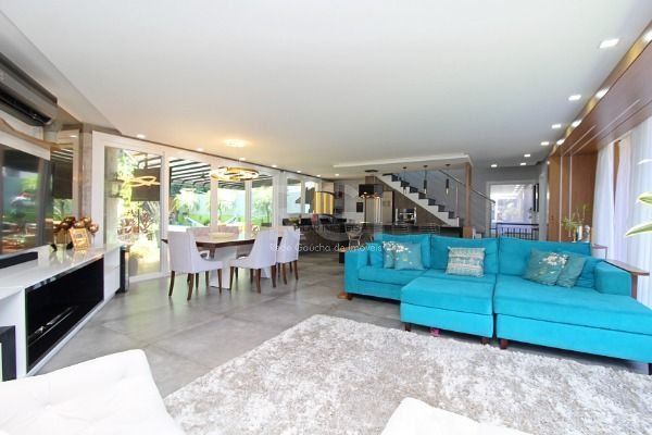 Casa Condominio em Porto Alegre, no bairro Hípica, com 3 dormitório(s), e 3 banheiros, à venda.