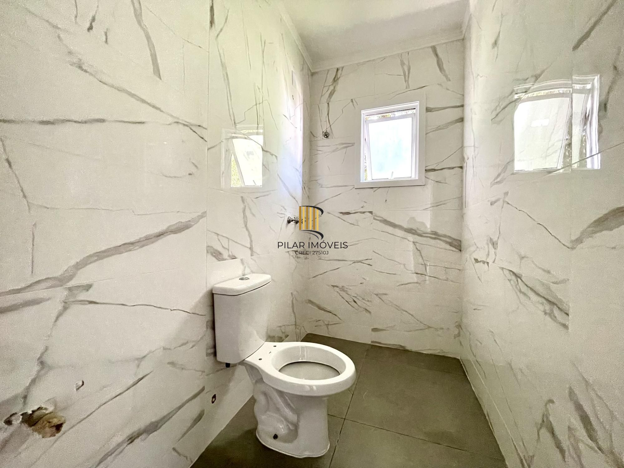 Casa Condominio em Porto Alegre, no bairro Nonoai, com 2 dormitório(s), e 2 banheiros, à venda.